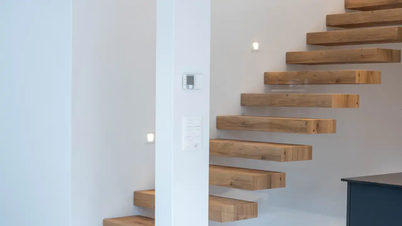 Warme Wohnlichkeit trifft moderne Architektur