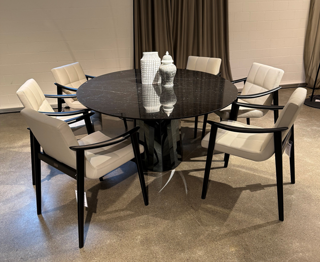 Pli Dining Table